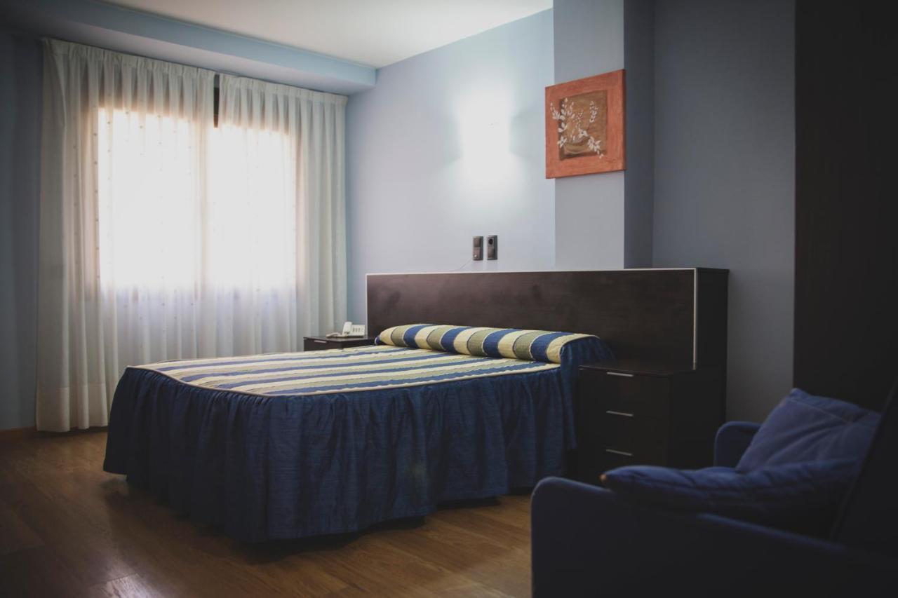 Hotel La Bodega ลา อัลมูเนีย เด โดญา โกดินา ภายนอก รูปภาพ