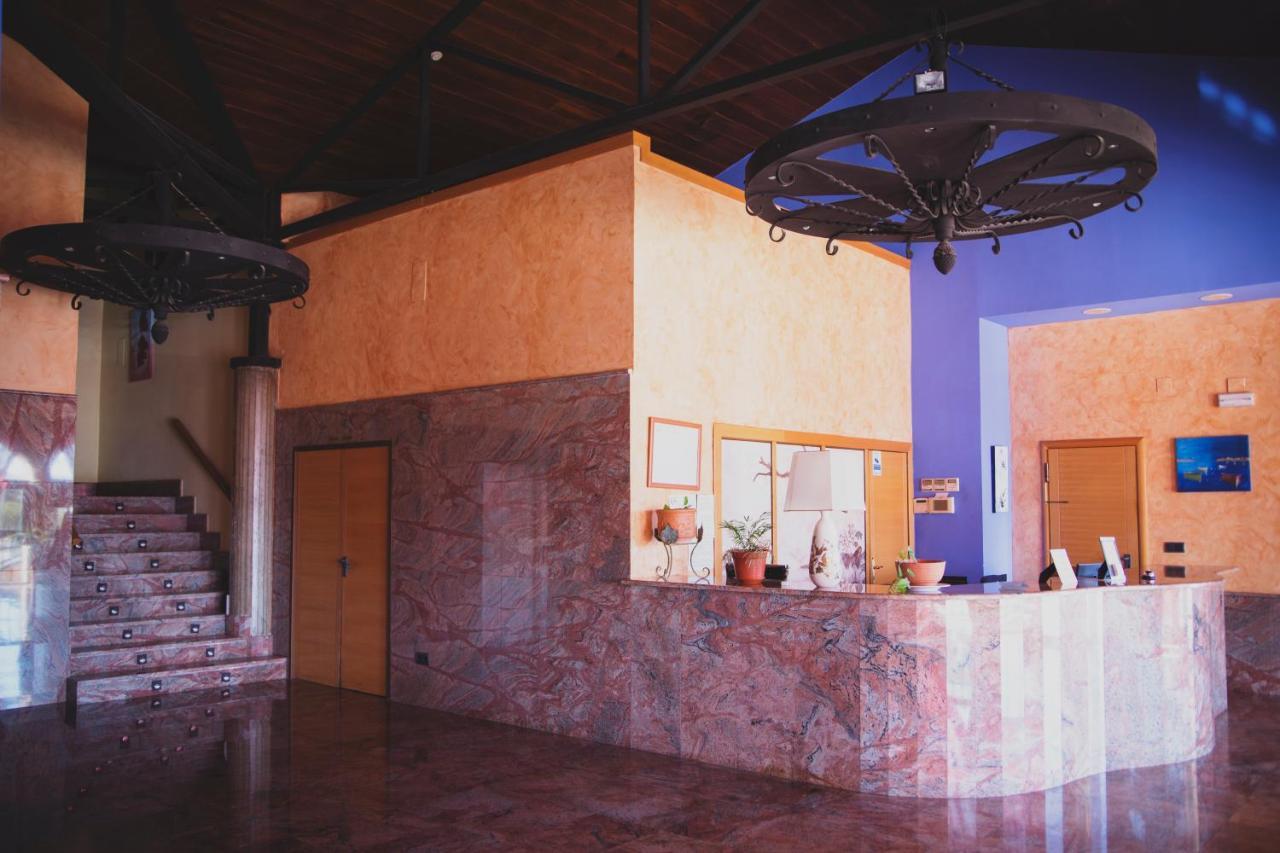 Hotel La Bodega ลา อัลมูเนีย เด โดญา โกดินา ภายนอก รูปภาพ