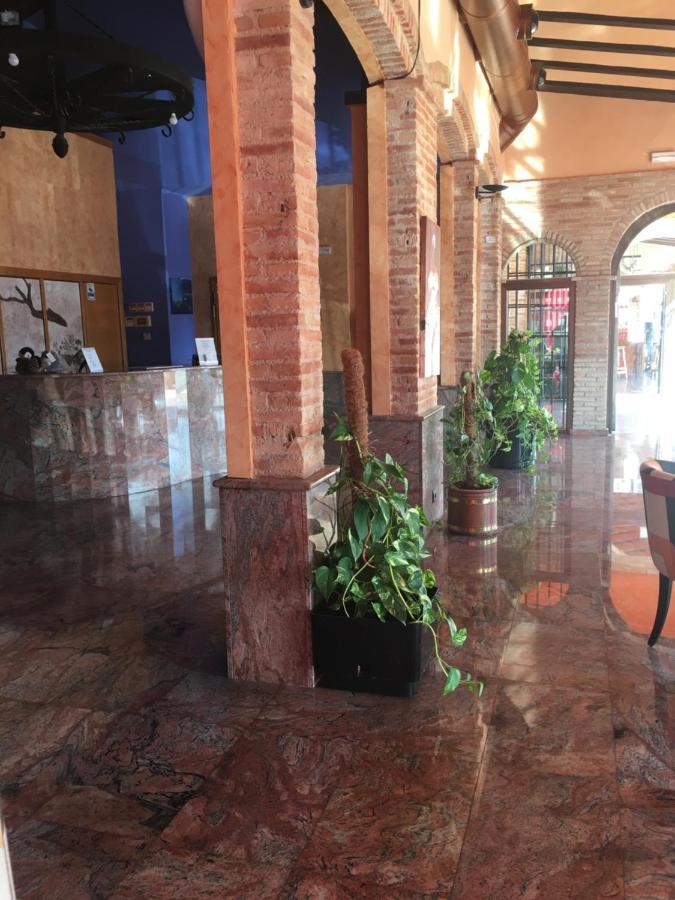 Hotel La Bodega ลา อัลมูเนีย เด โดญา โกดินา ภายนอก รูปภาพ