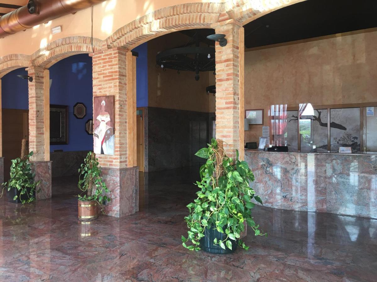 Hotel La Bodega ลา อัลมูเนีย เด โดญา โกดินา ภายนอก รูปภาพ