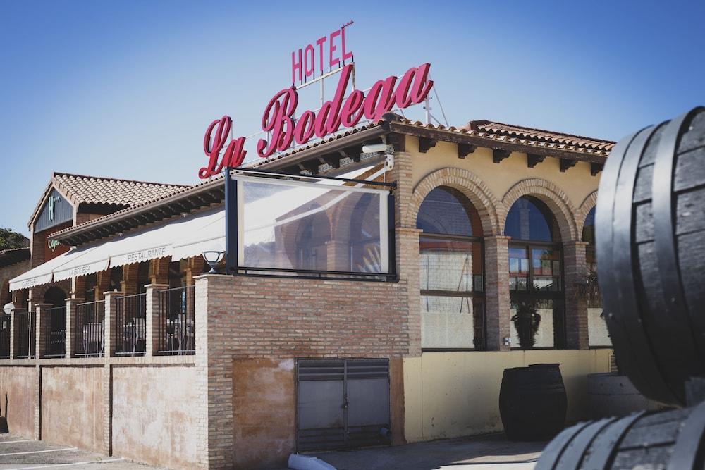 Hotel La Bodega ลา อัลมูเนีย เด โดญา โกดินา ภายนอก รูปภาพ